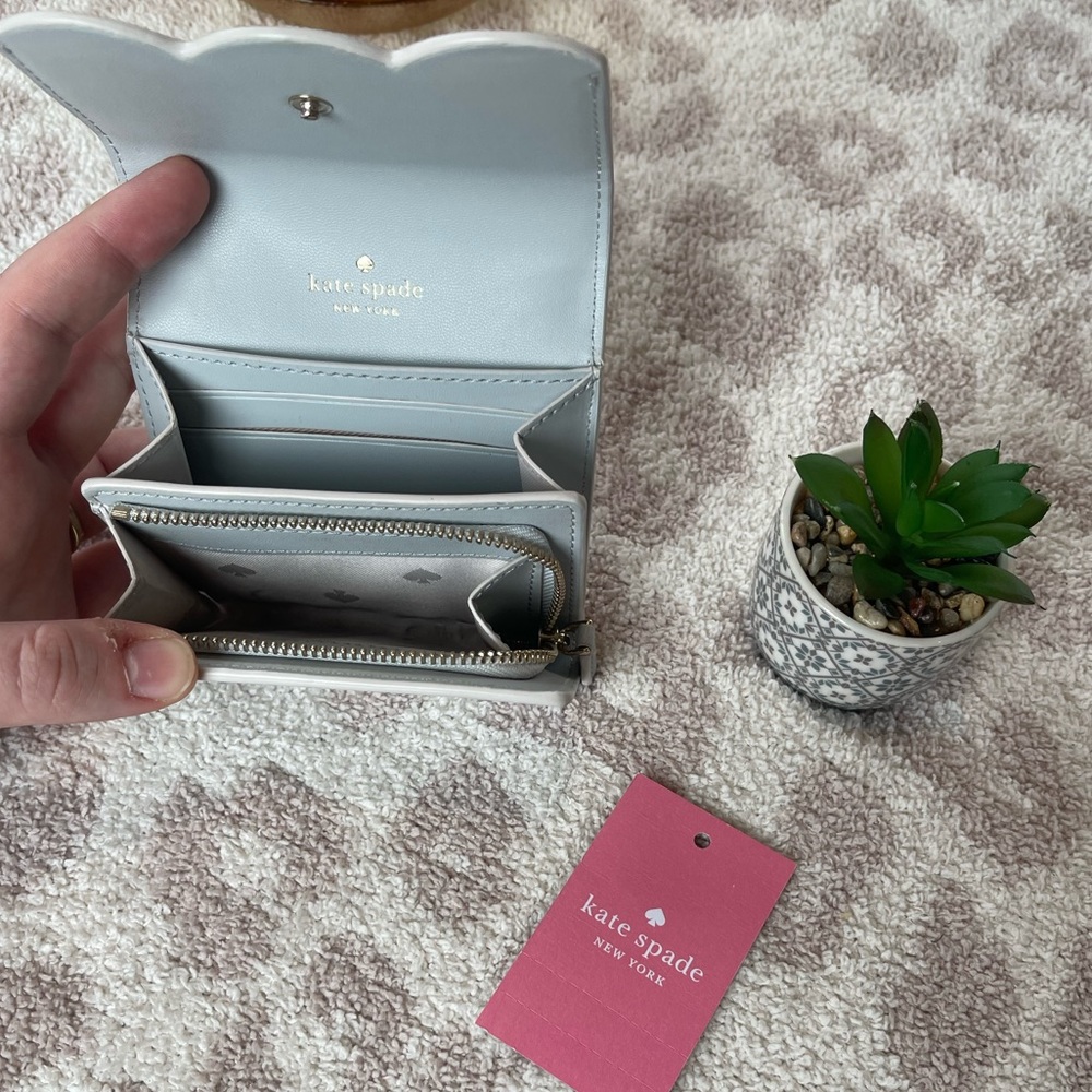 NWOT Kate Spade Gemma Small Flap Wallet with Scalloped Edge - Picture 4 of 6